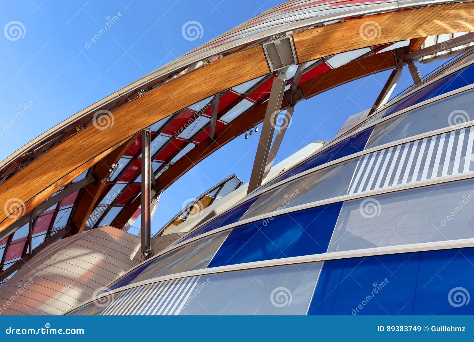 Paris - Fondation Louis Vuitton Editorial Stock Image - Image of