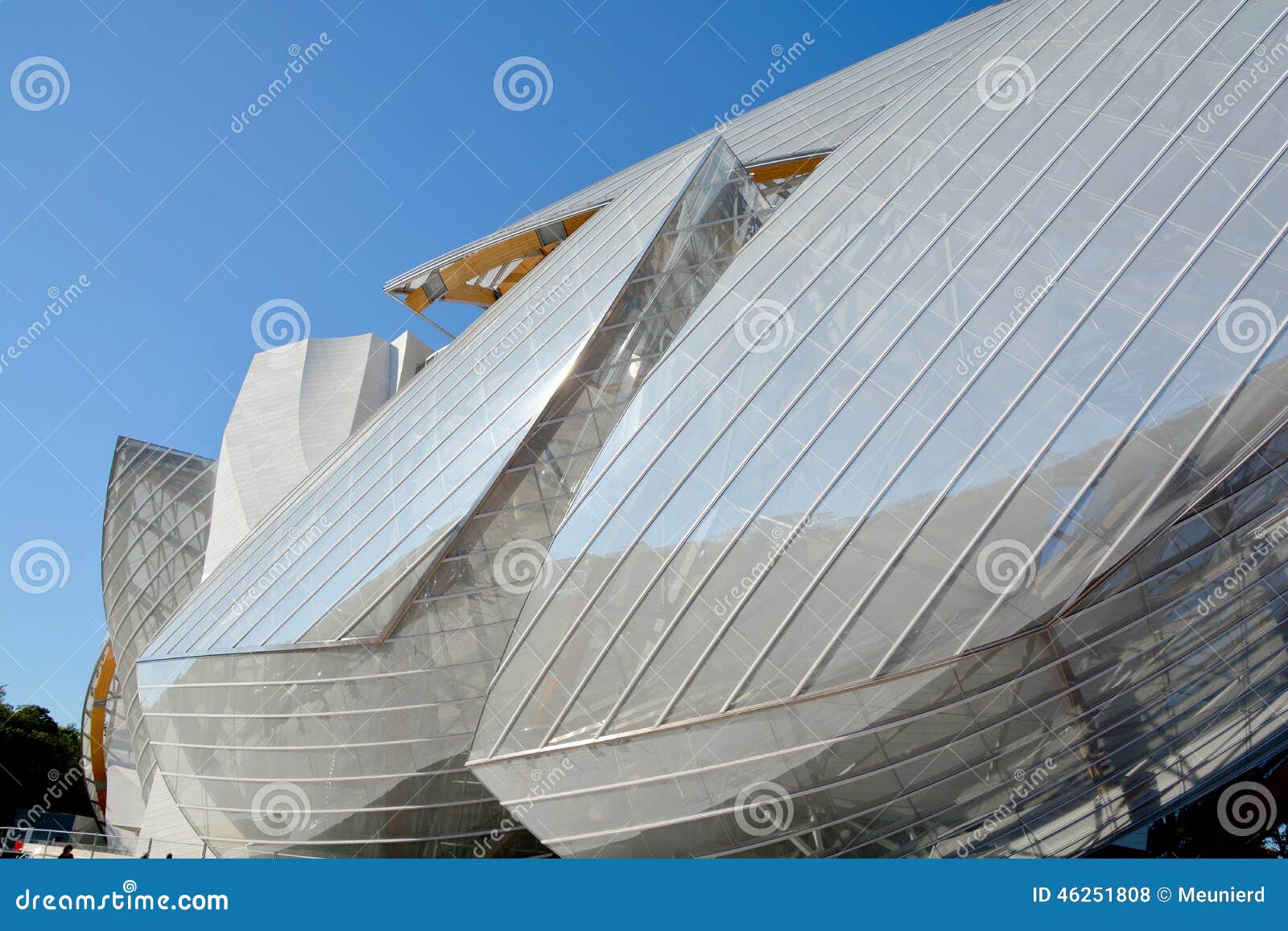 Louis Vuitton Foundation editorial stock photo. Image of brand - 46251808