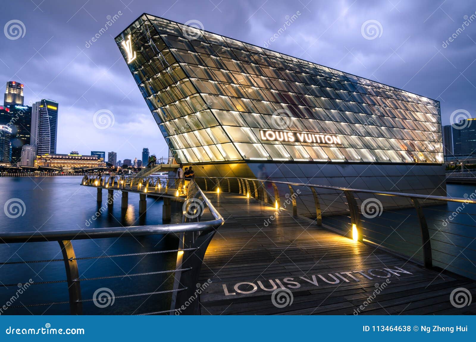 Louis Vuitton Island Maison, Singapore Editorial Stock Photo - Image of landmark, 2016: 113464638