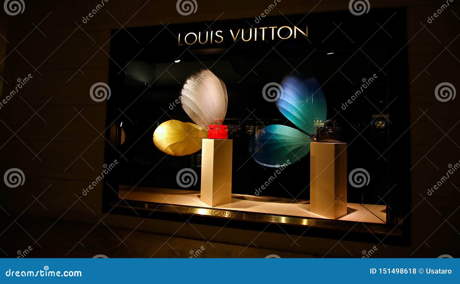 LOUIS VUITTON Logo On Store Front Sign Foto de Stock Editorial - Imagem de store, vuitton: 151498618
