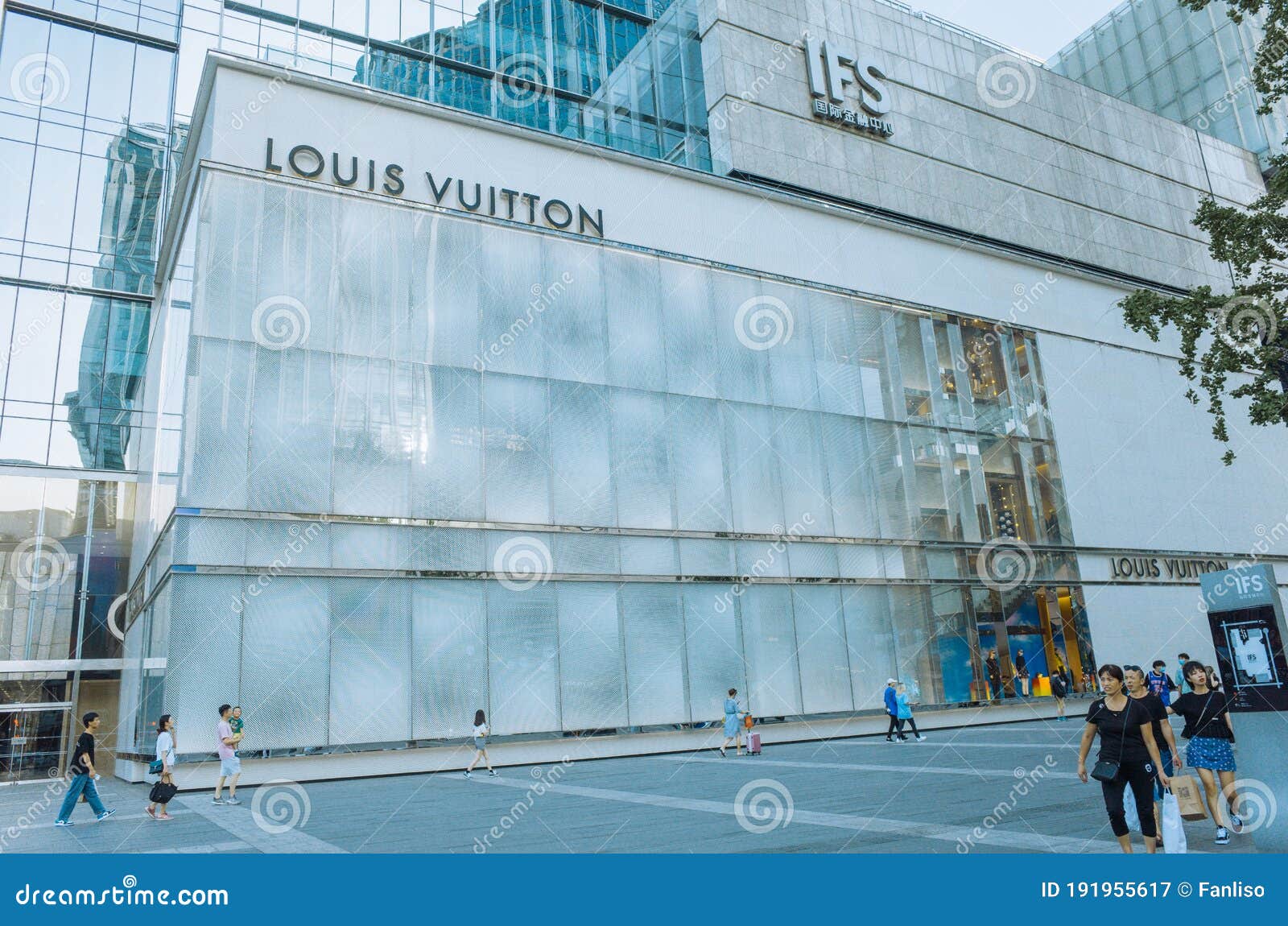 Louis Vuitton Luxury Retail Store in Chengdu IFS. Editorial Photography -  Image of building, famous: 191955617