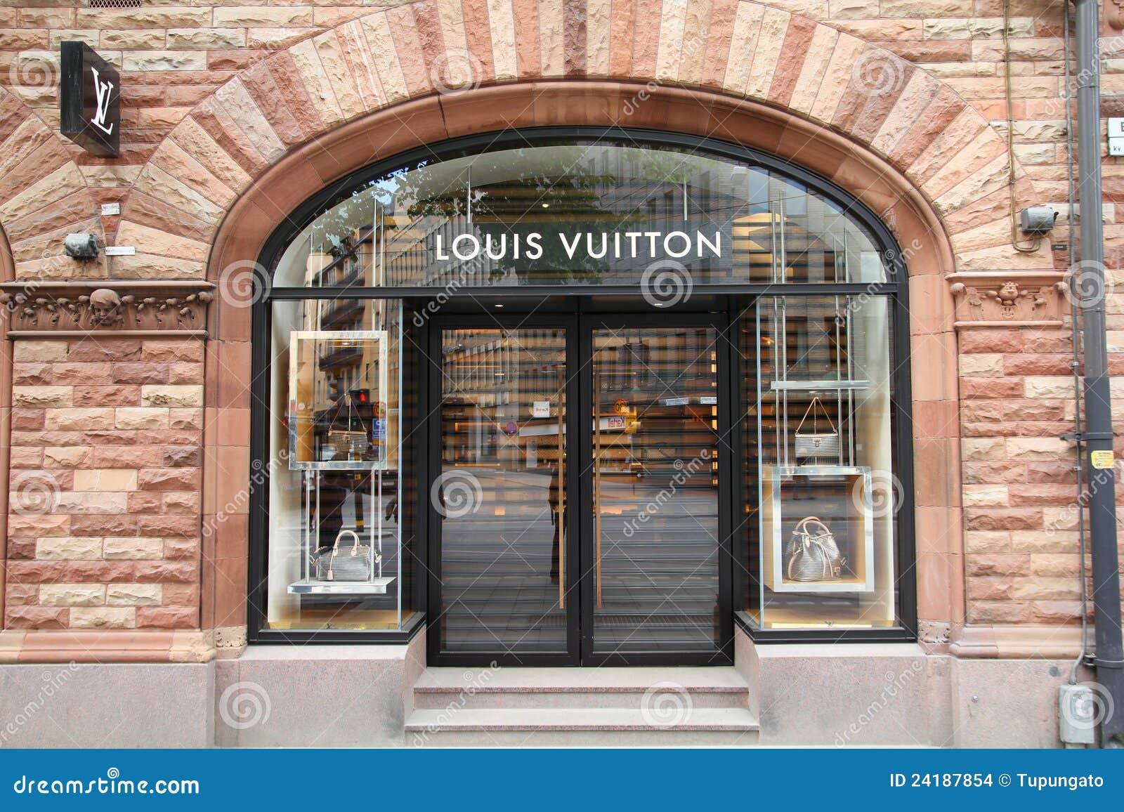 Louis Vuitton Shop in London Editorial Photo - Image of today