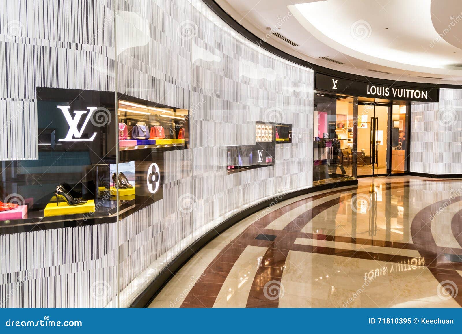 A Louis Vuitton LV Outlet At KLCC Kuala Lumpur Editorial Image - Image of shop, brand: 71810395