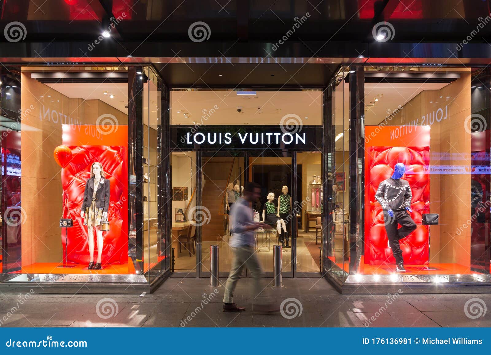 A Louis Vuitton Shop in Auckland, New Zealand Editorial Photo - Image of  person, style: 176136981