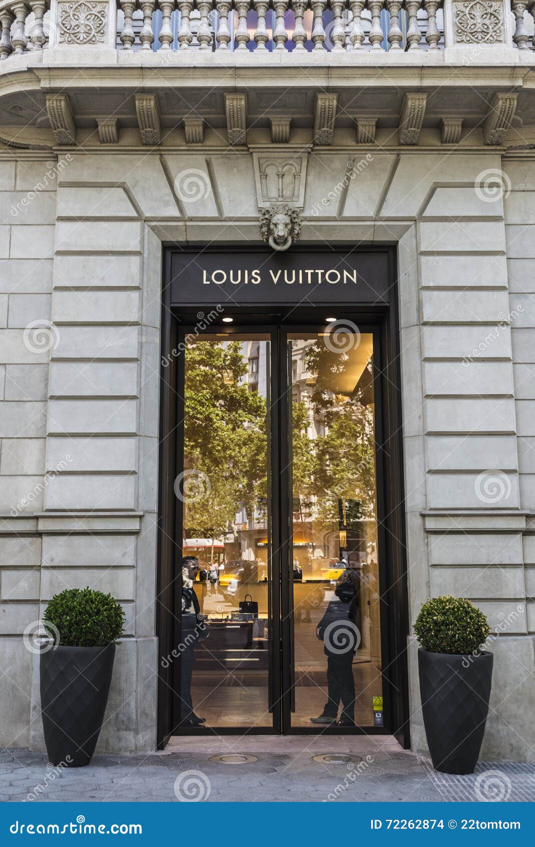 Louis Vuitton Shop, Barcelona Editorial Stock Image - Image of showcase, jewelry: 72262874