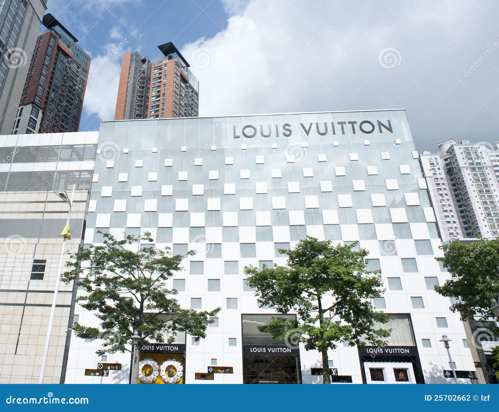 Louis Vuitton store editorial photography. Image of sign - 75220702
