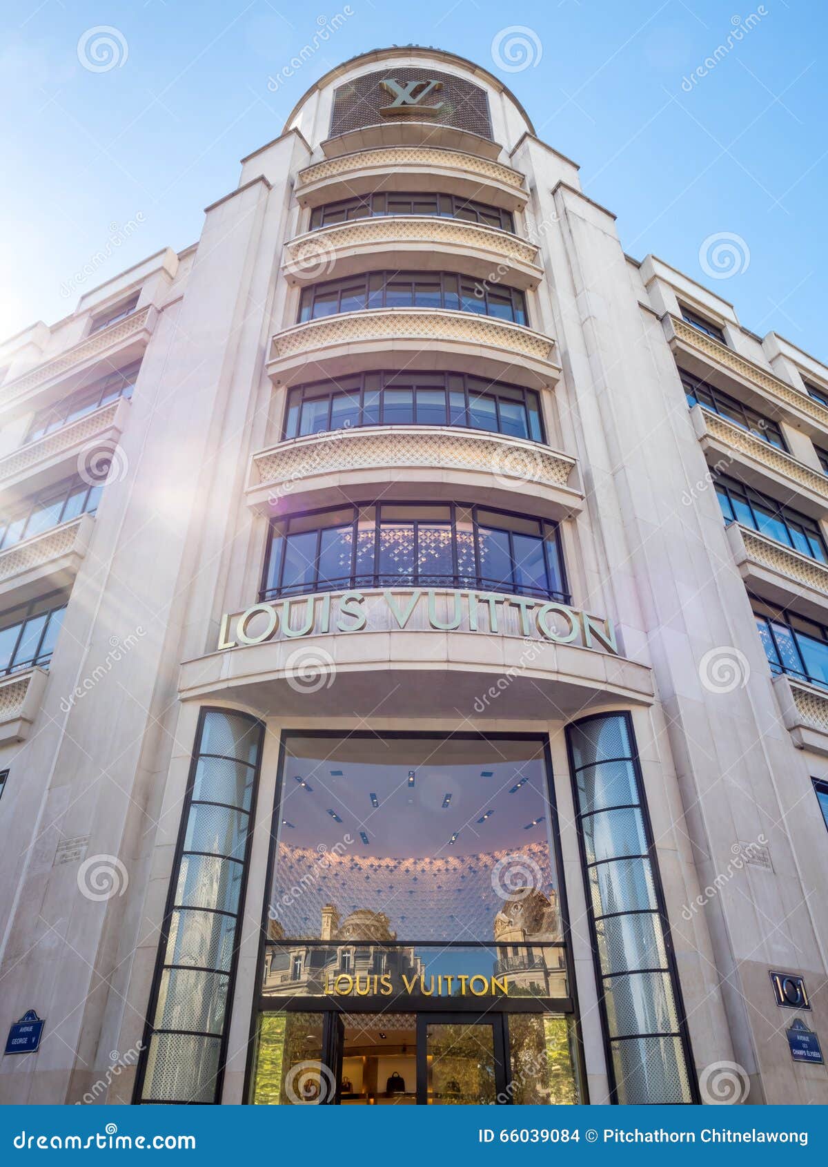 Street View Of Champselysees Avenue With Building Louis Vuitton In Paris  France Stock Photo - Download Image Now - iStock