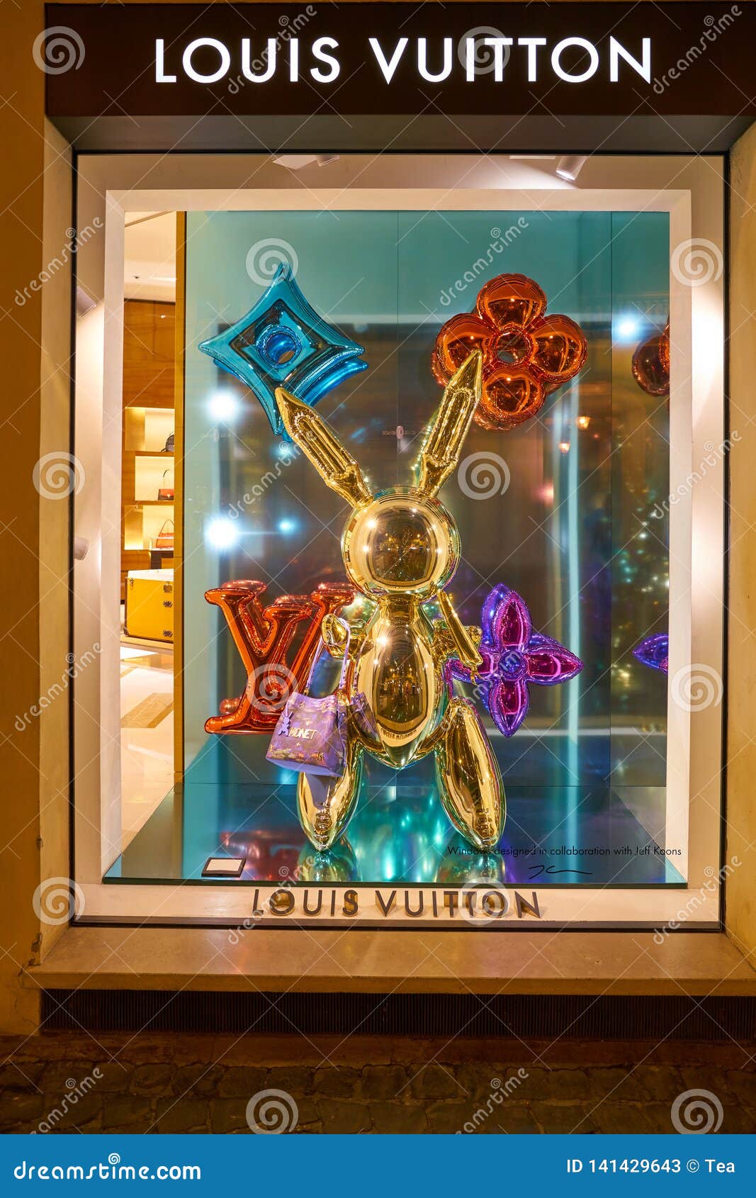 Louis Vuitton shop editorial stock photo. Image of store - 141429643