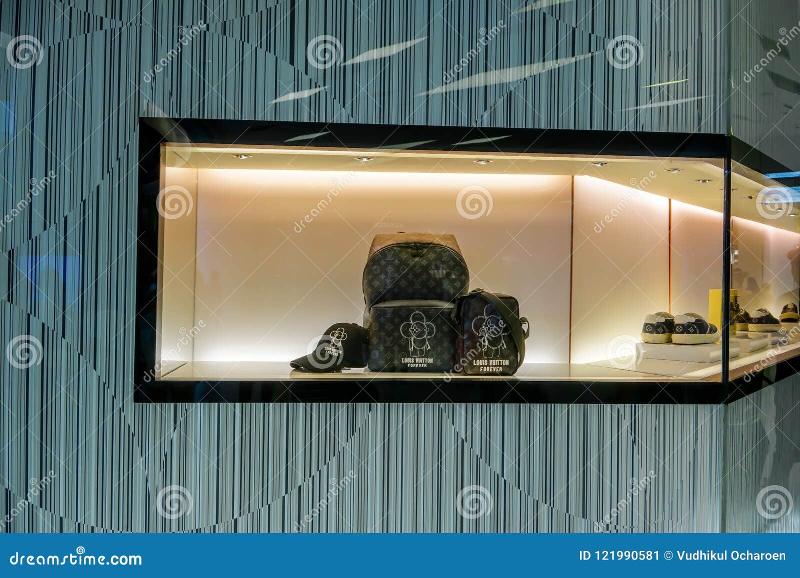 Louis Vuitton Shop At Siam Paragon, Bangkok, Thailand, May 9, 20 Editorial Photo - Image of mall ...