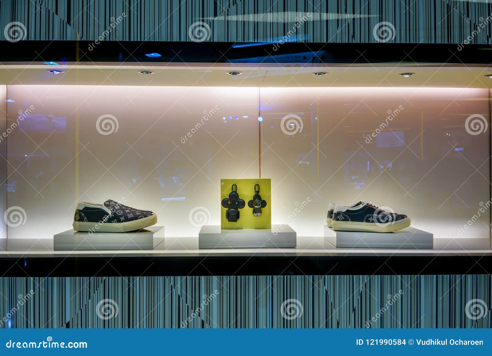Louis Vuitton Shop At Siam Paragon, Bangkok, Thailand, May 9, 20 Editorial Stock Image - Image ...