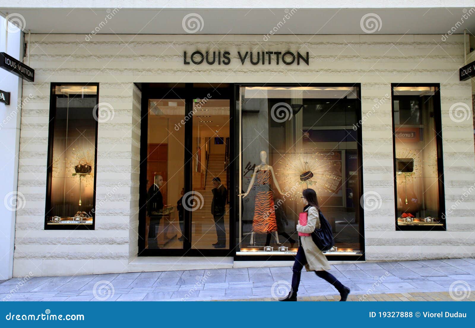 Louis Vuitton store editorial stock photo. Image of clothes - 19327888