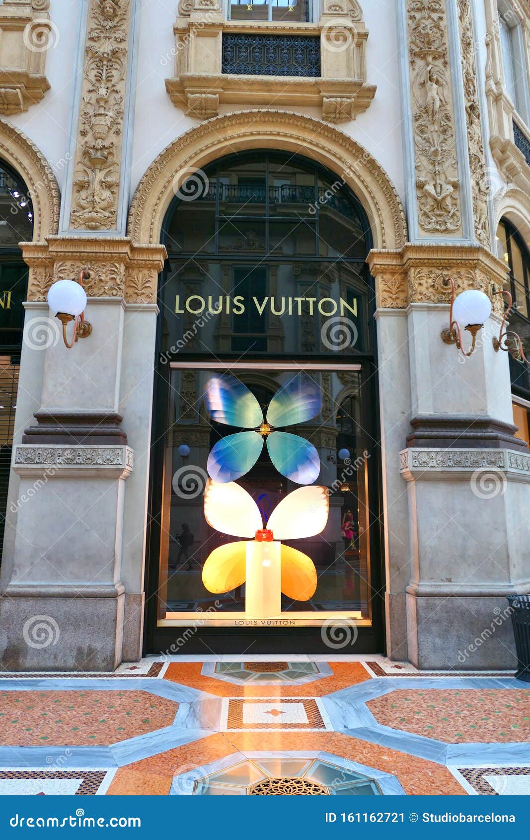 Louis Vuitton Store in Galleria Vittorio Emanuele II in Milan Editorial  Photo - Image of color, emanuele: 161162721