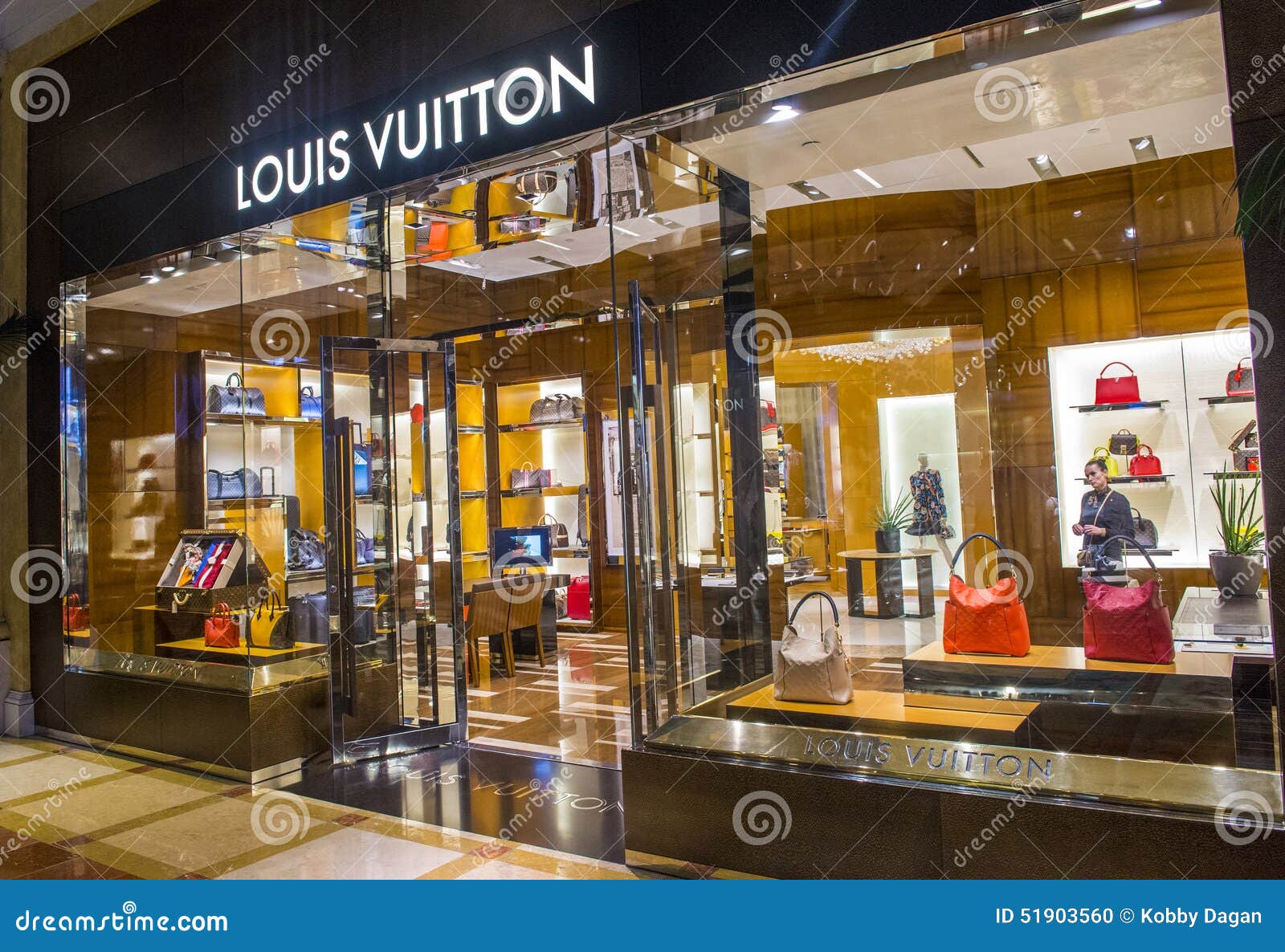 Louis Vuitton store editorial image. Image of shop, design - 51903560