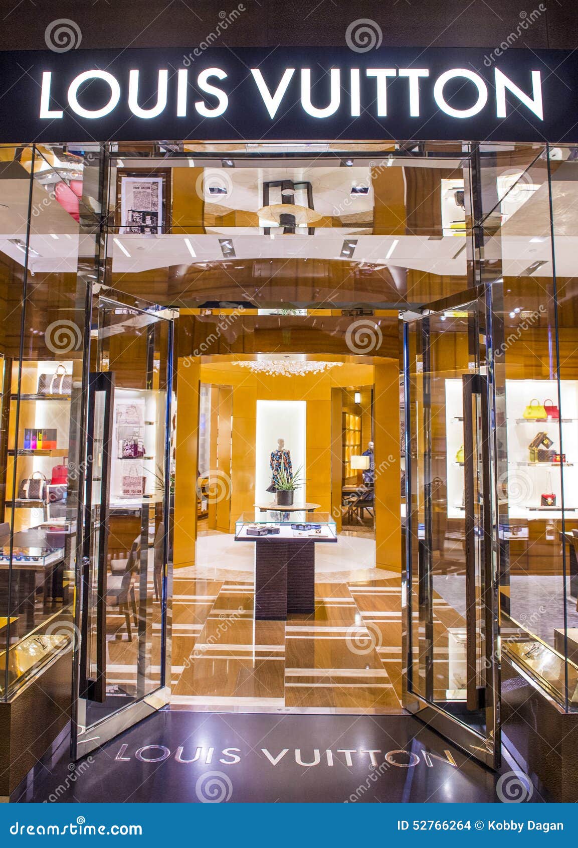 Louis Vuitton store editorial stock image. Image of retail - 52766264