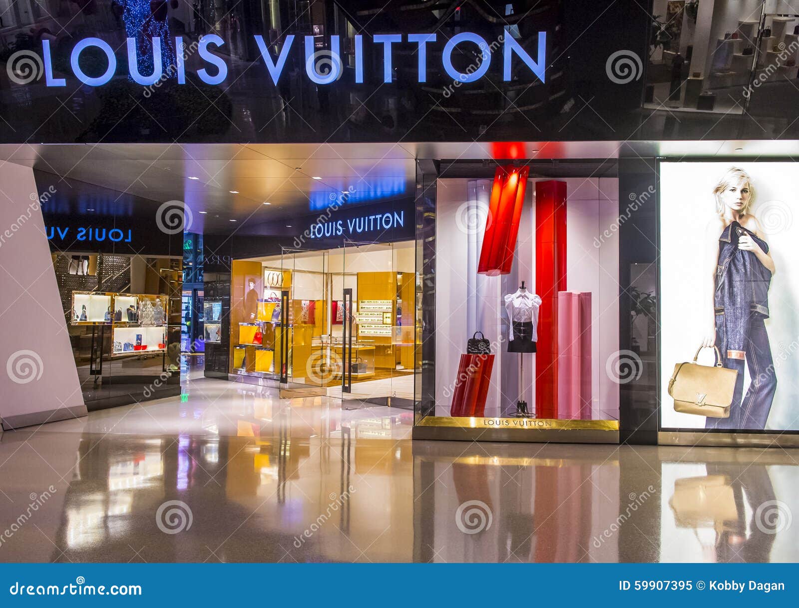 Louis Vuitton store editorial image. Image of handbags - 59907395