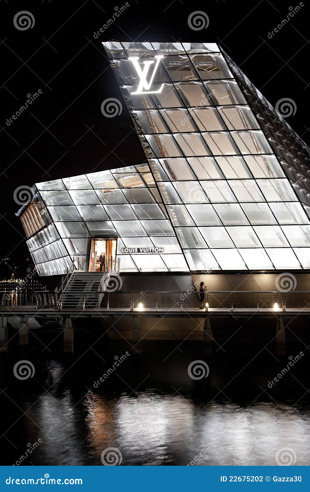 Louis Vuitton Store, Singapore Editorial Photography - Image of couture, exterior: 22675202