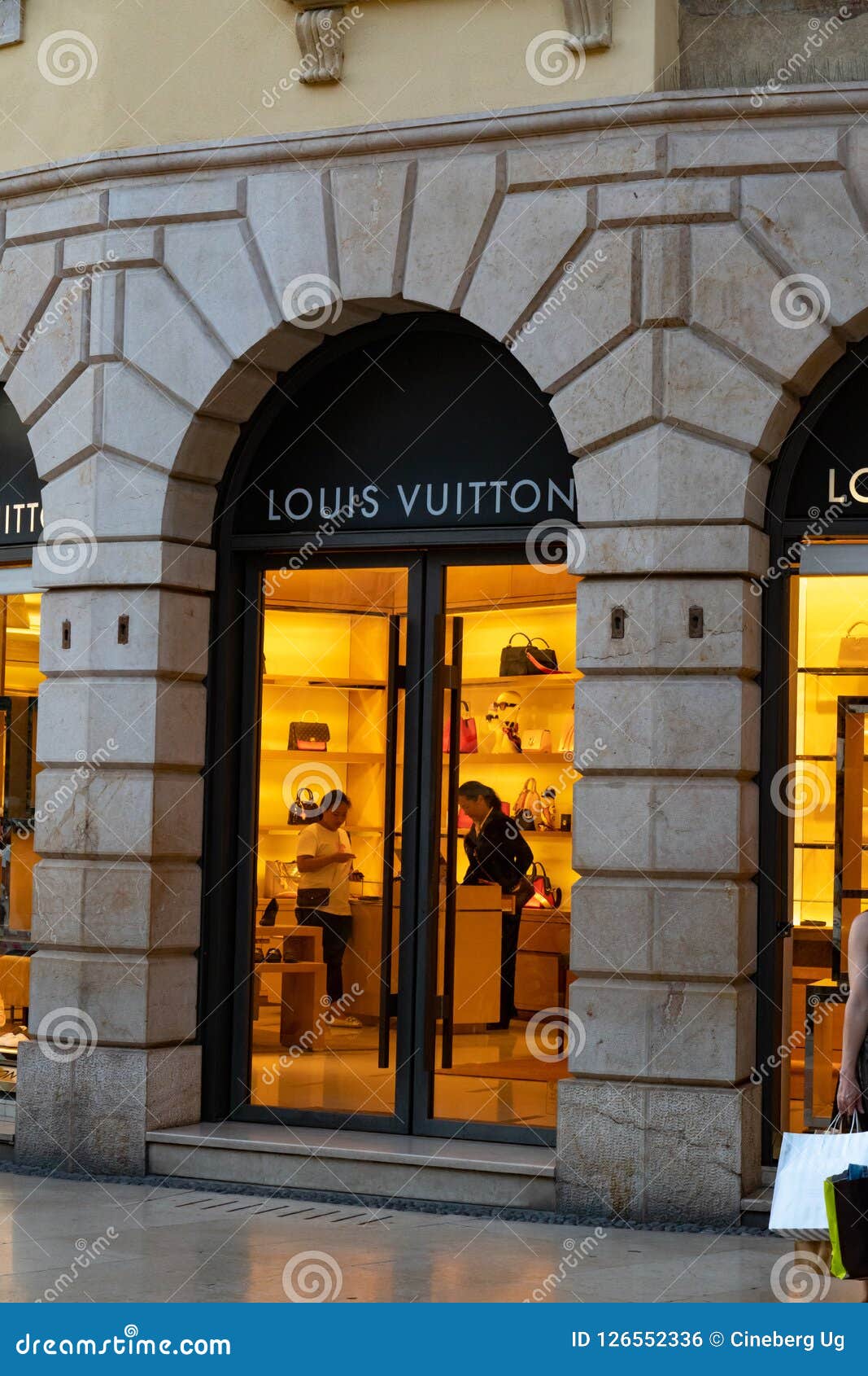 Louis Vuitton Venezia Store In Venezia, Italia