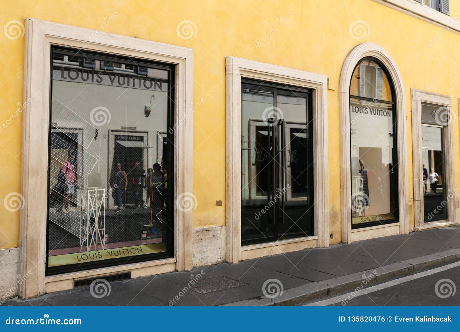 Louis Vuitton Venezia Store In Venezia, Italia