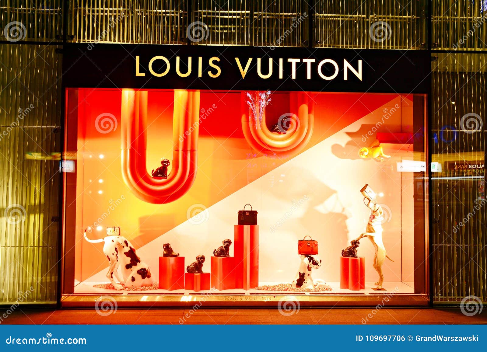 Louis Vuitton store. editorial photo. Image of counterfeit - 109697706