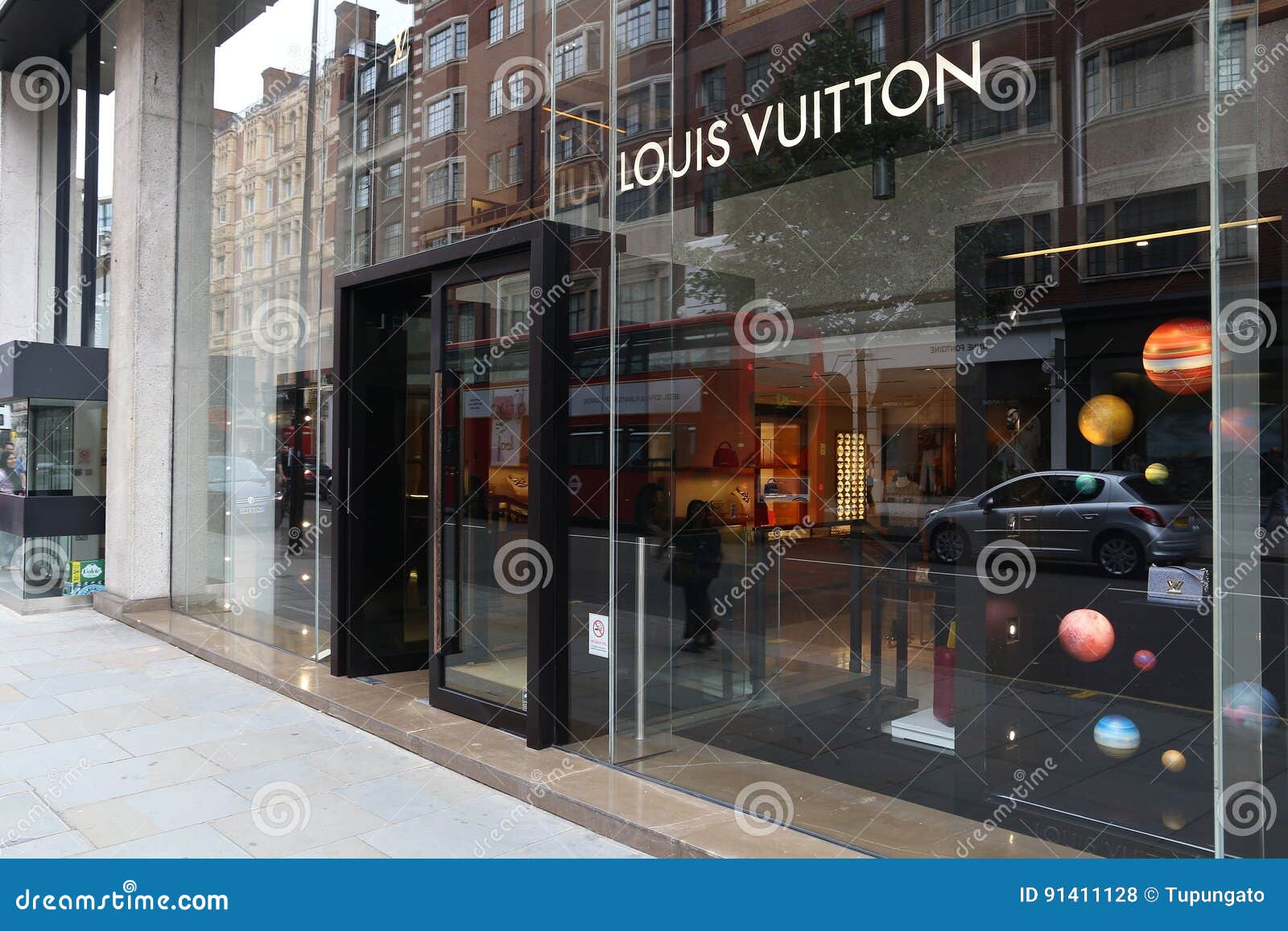 Louis vuitton coloured heart shape shop window display. Sloane Street,  Belgravia, London, England Stock Photo - Alamy