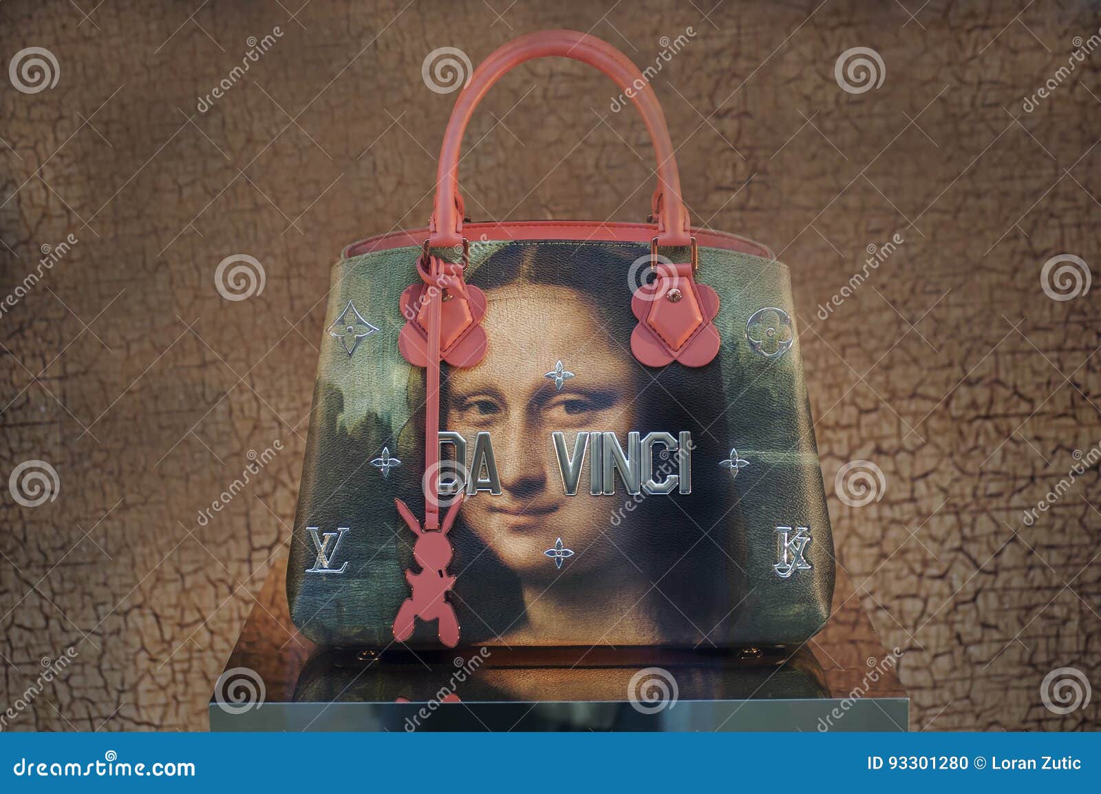 Louis Vuitton Women Bag Painting Line Leonardo Da Vinci Editorial Image  - Image of noting, paintings: 93301280