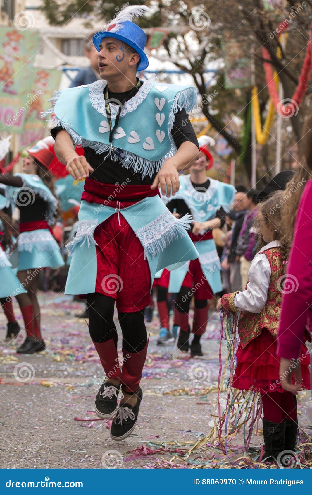 图片新闻：葡萄牙马德拉举行传统花节游行 | 北欧绿色邮报网-GREENPOST.SE