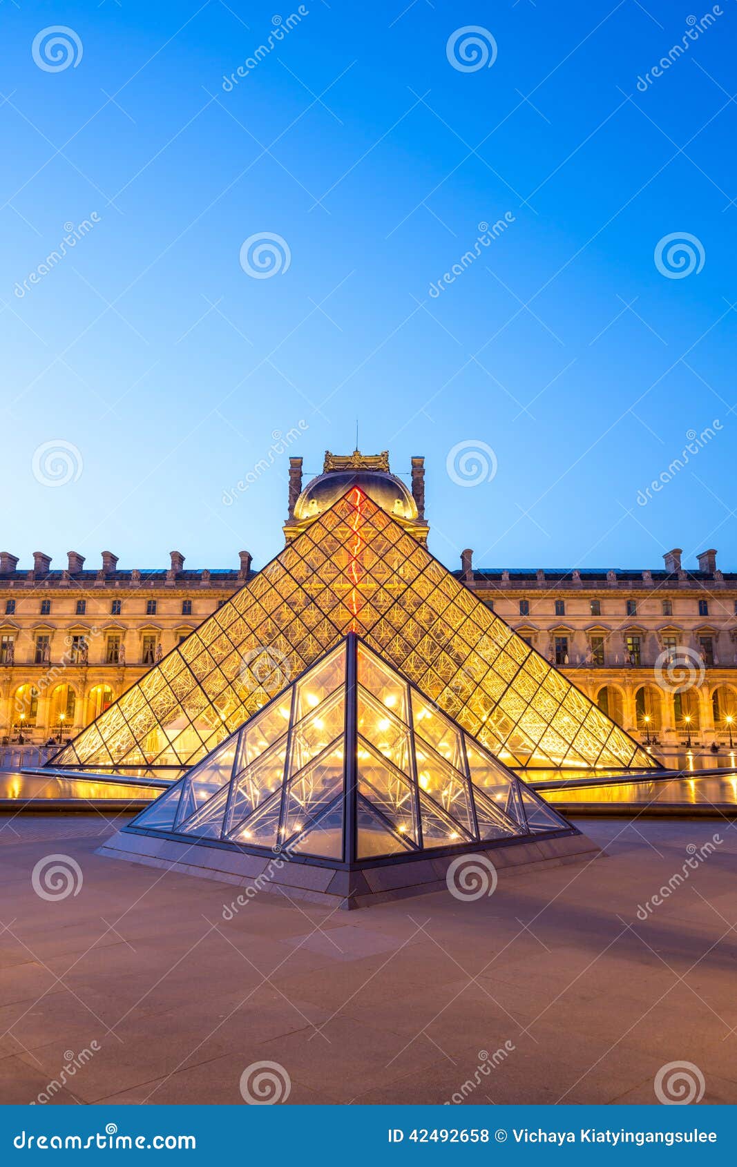 Louvre Museum Paris June Dusk June One Most Popular Tourist Destinations France Displayed Over 42492658 