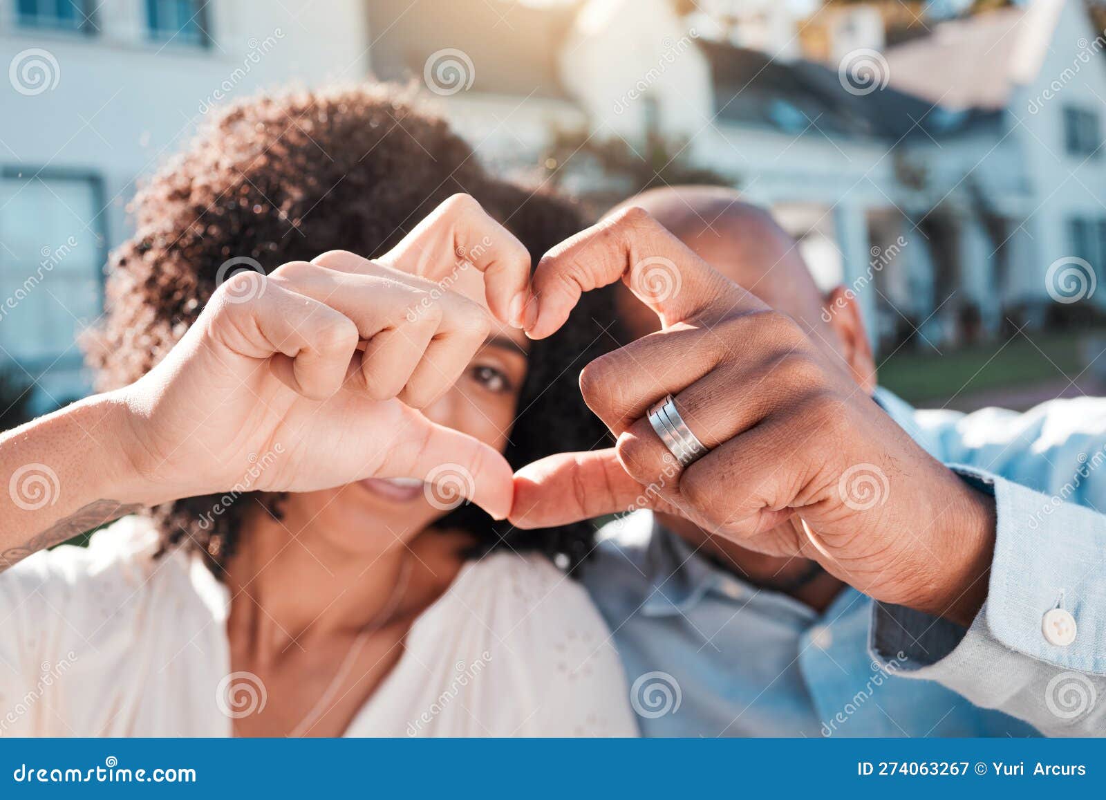 👫 Woman And Man Holding Hands Emoji, Couple Emoji