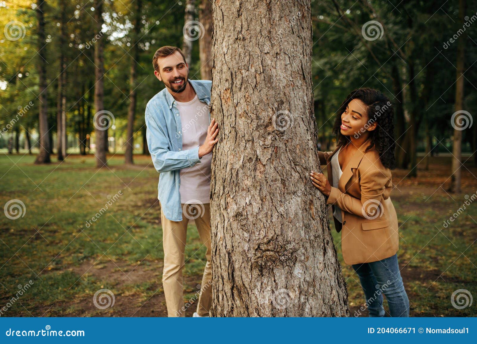 5 romantic poses to do for your engagement photos — Emma Nicole Photography