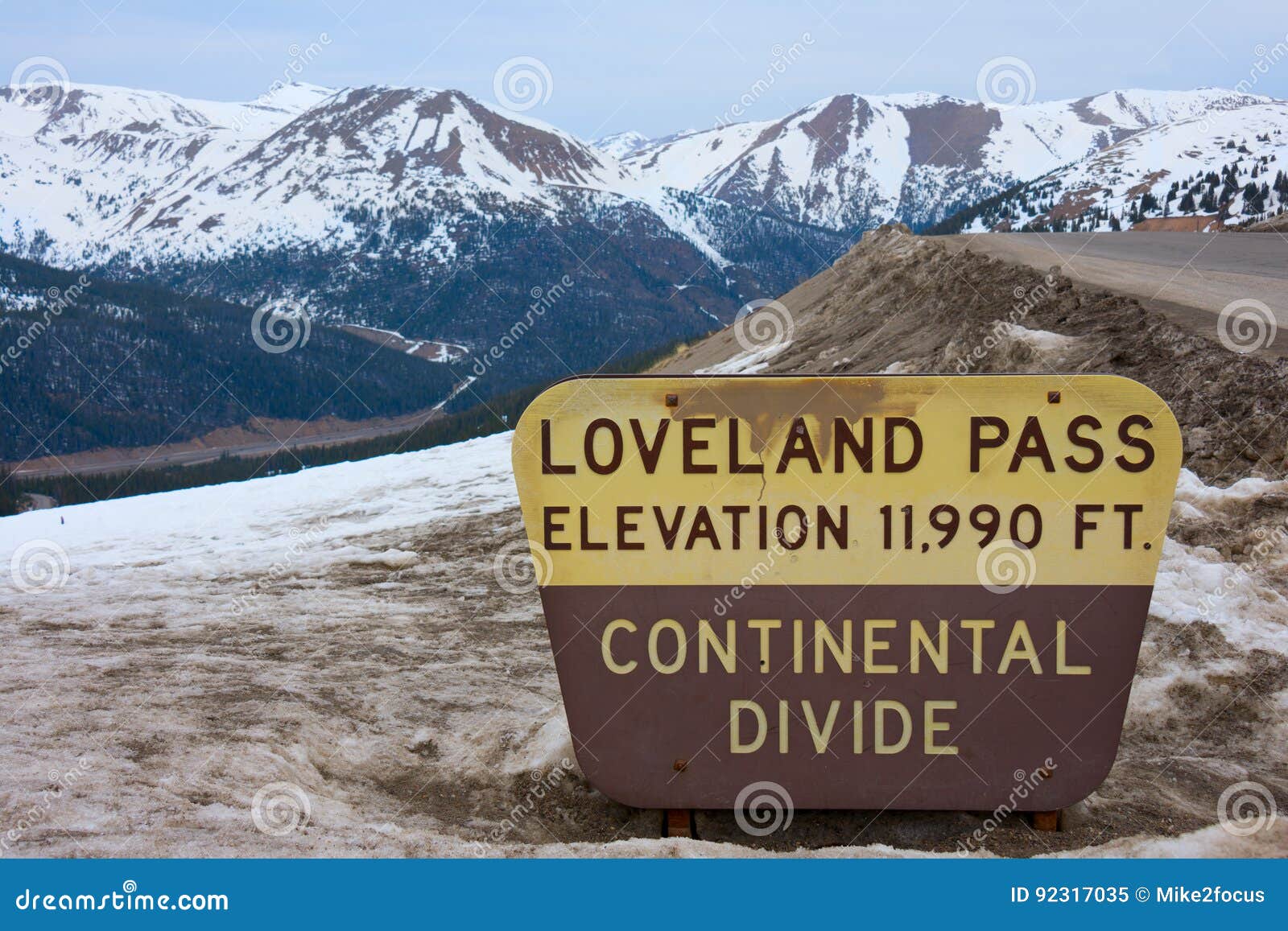 loveland pass continental divide in colorado rocky mountains