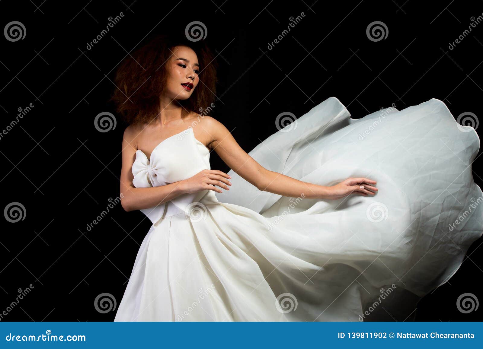 https://thumbs.dreamstime.com/z/lovely-asian-beautiful-woman-bride-white-wedding-lovely-asian-beautiful-woman-bride-white-wedding-gown-dress-lace-veil-139811902.jpg