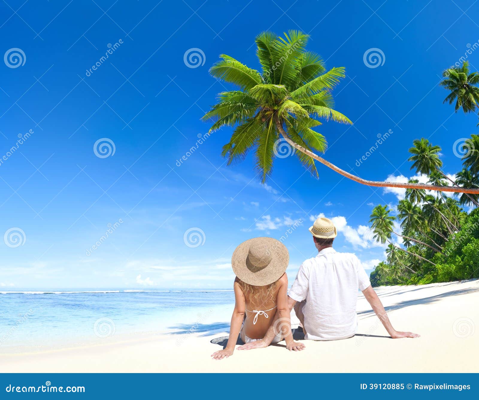 Lovely Couple at Tropical Beach Stock Image Image of island, romance 39120885