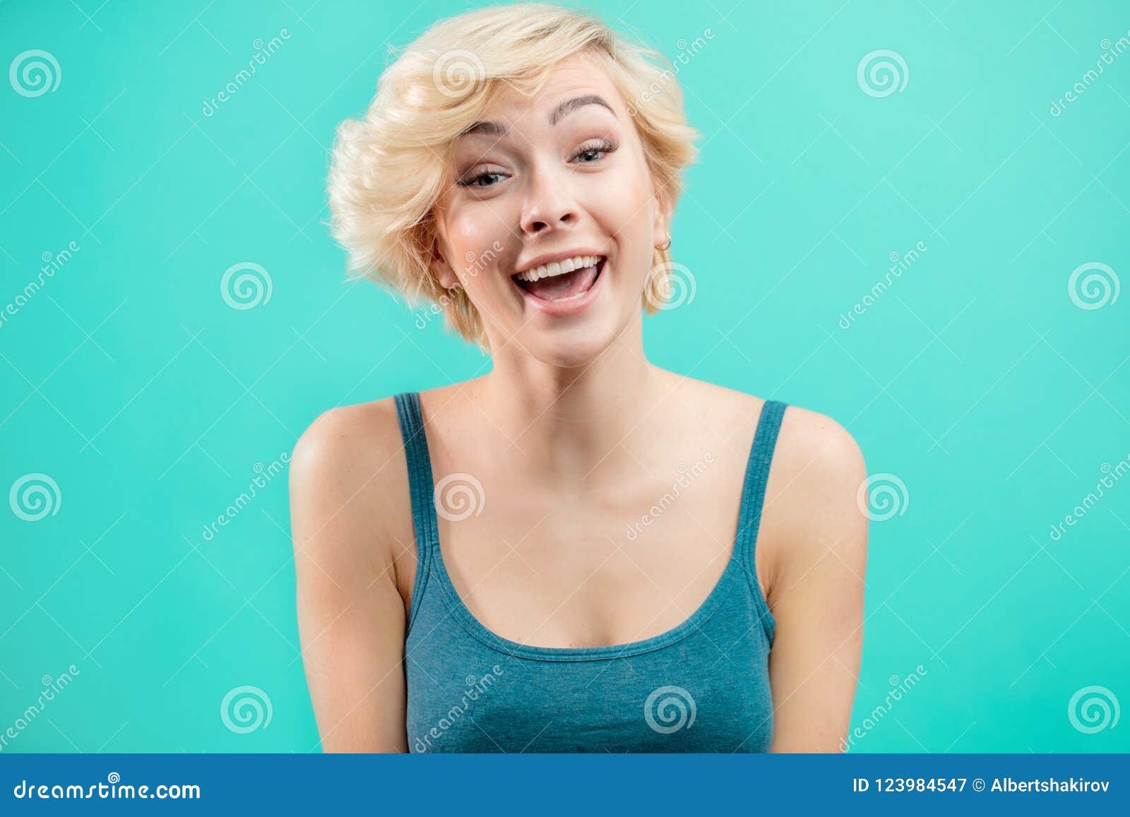 7,302 Hipster Girl Short Hair Stock Photos - Free & Royalty-Free Stock  Photos from Dreamstime