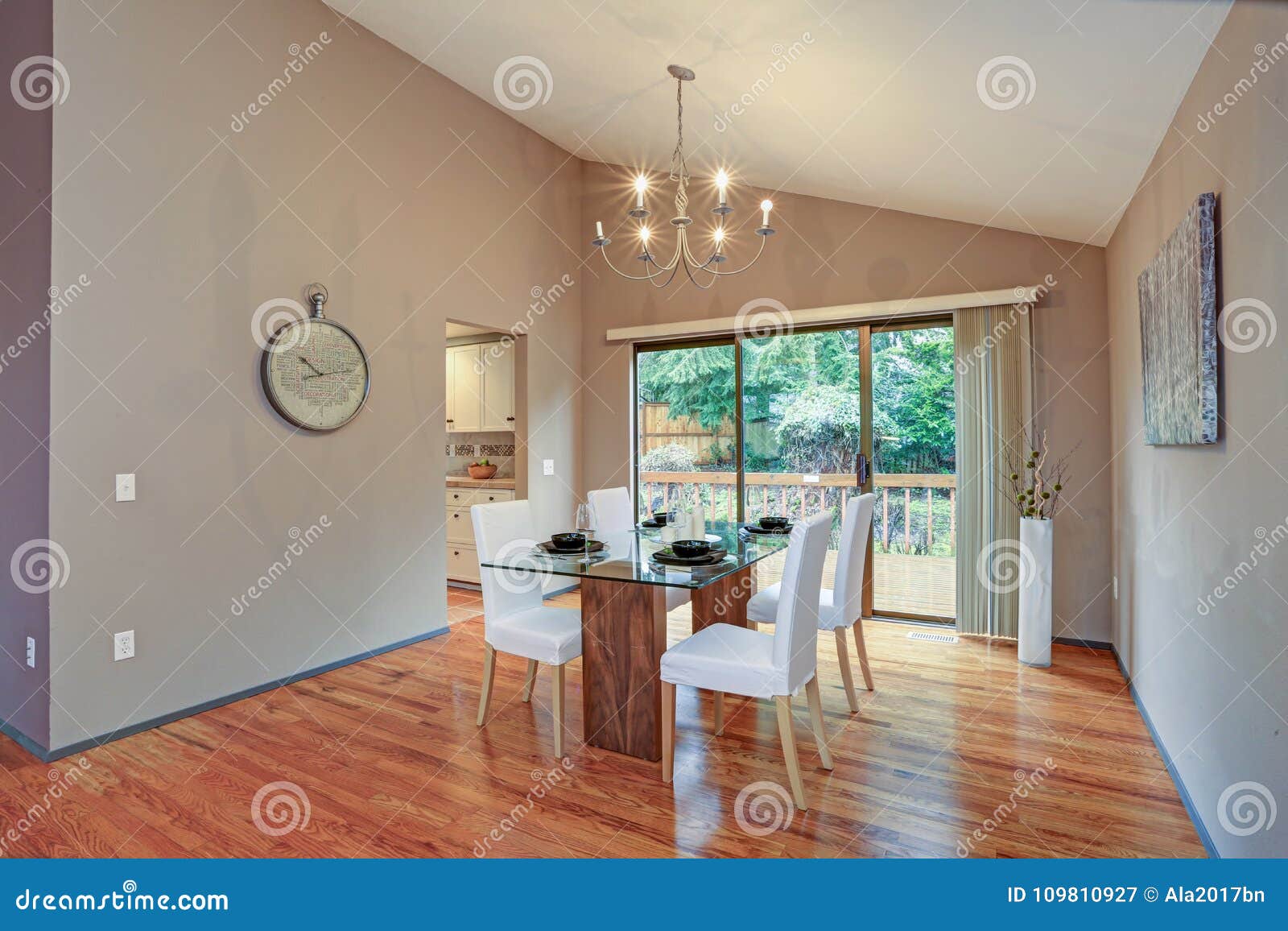 Lovely Spacious Open Floor Plan With Vaulted Ceiling Stock Image