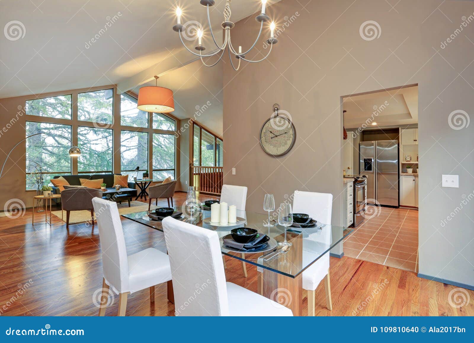 Lovely Spacious Open Floor Plan With Vaulted Ceiling Stock Photo