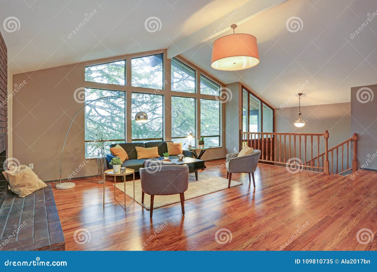 Lovely Spacious Open Floor Plan With Vaulted Ceiling Stock Image