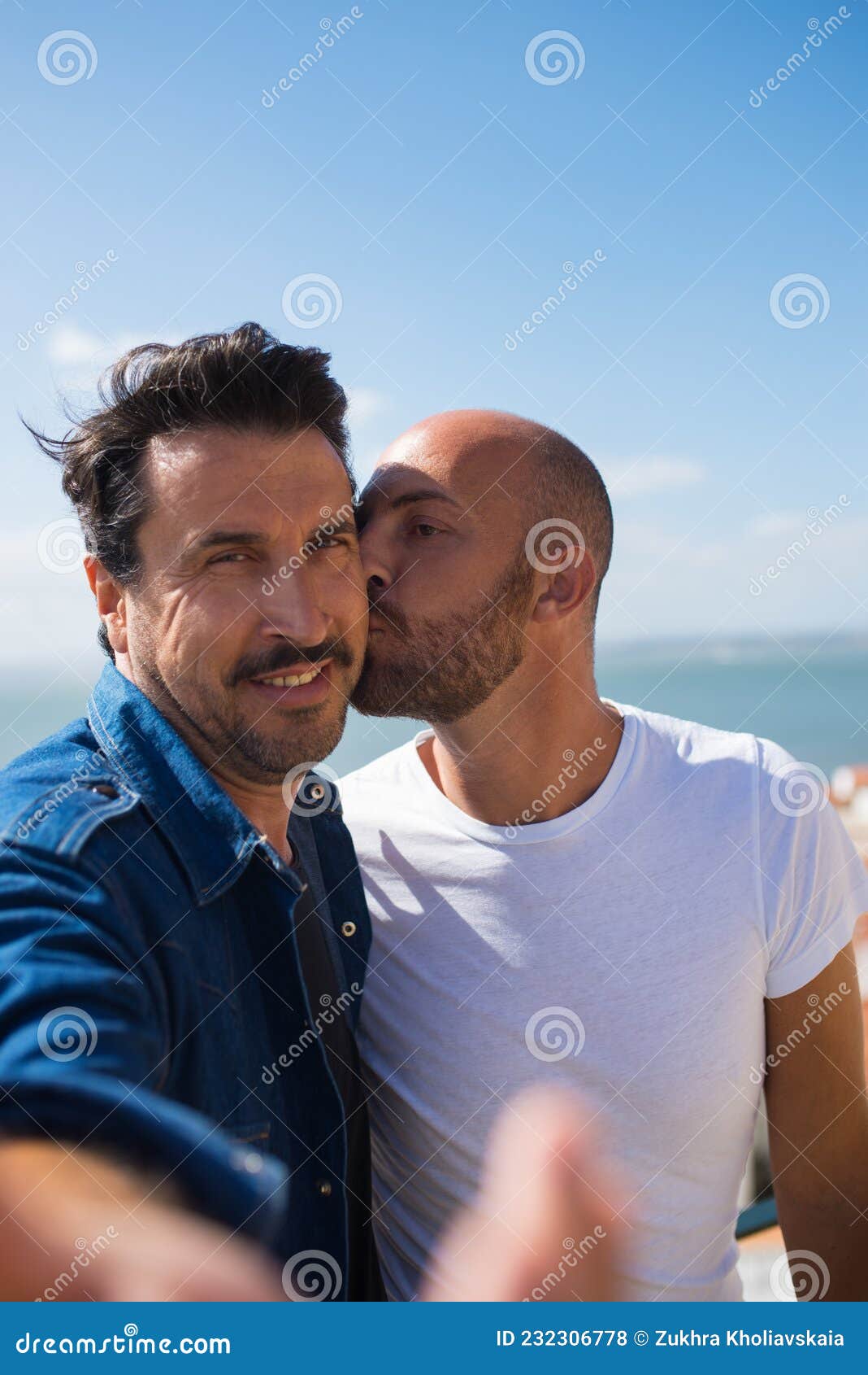 Gaykissing