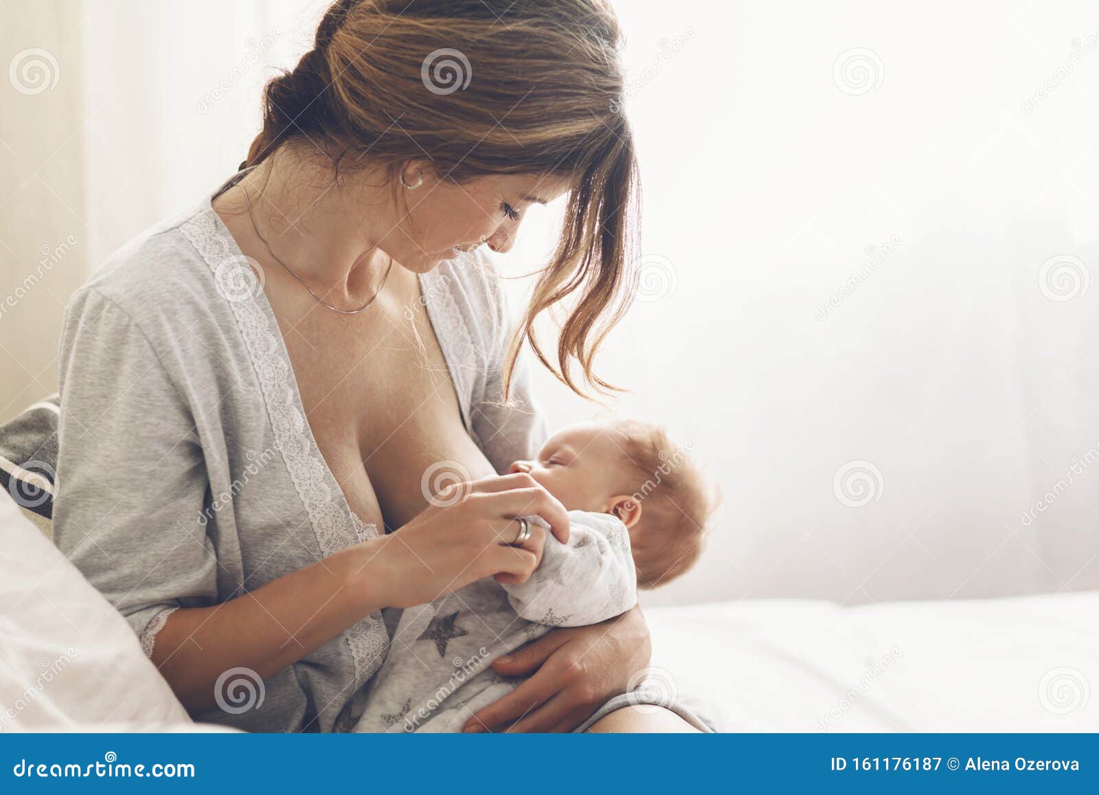 moms breastfeeding their babies