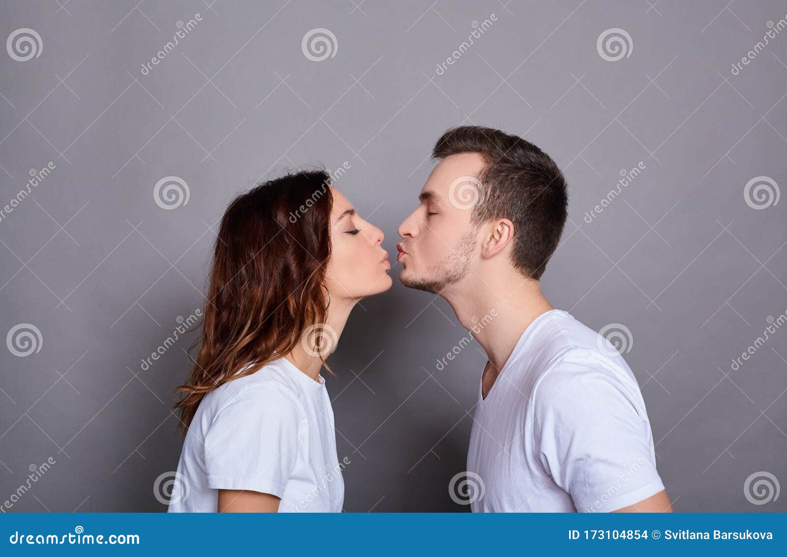 166 Couples Kissing Winter Stock Photos - Free & Royalty-Free Stock Photos  from Dreamstime