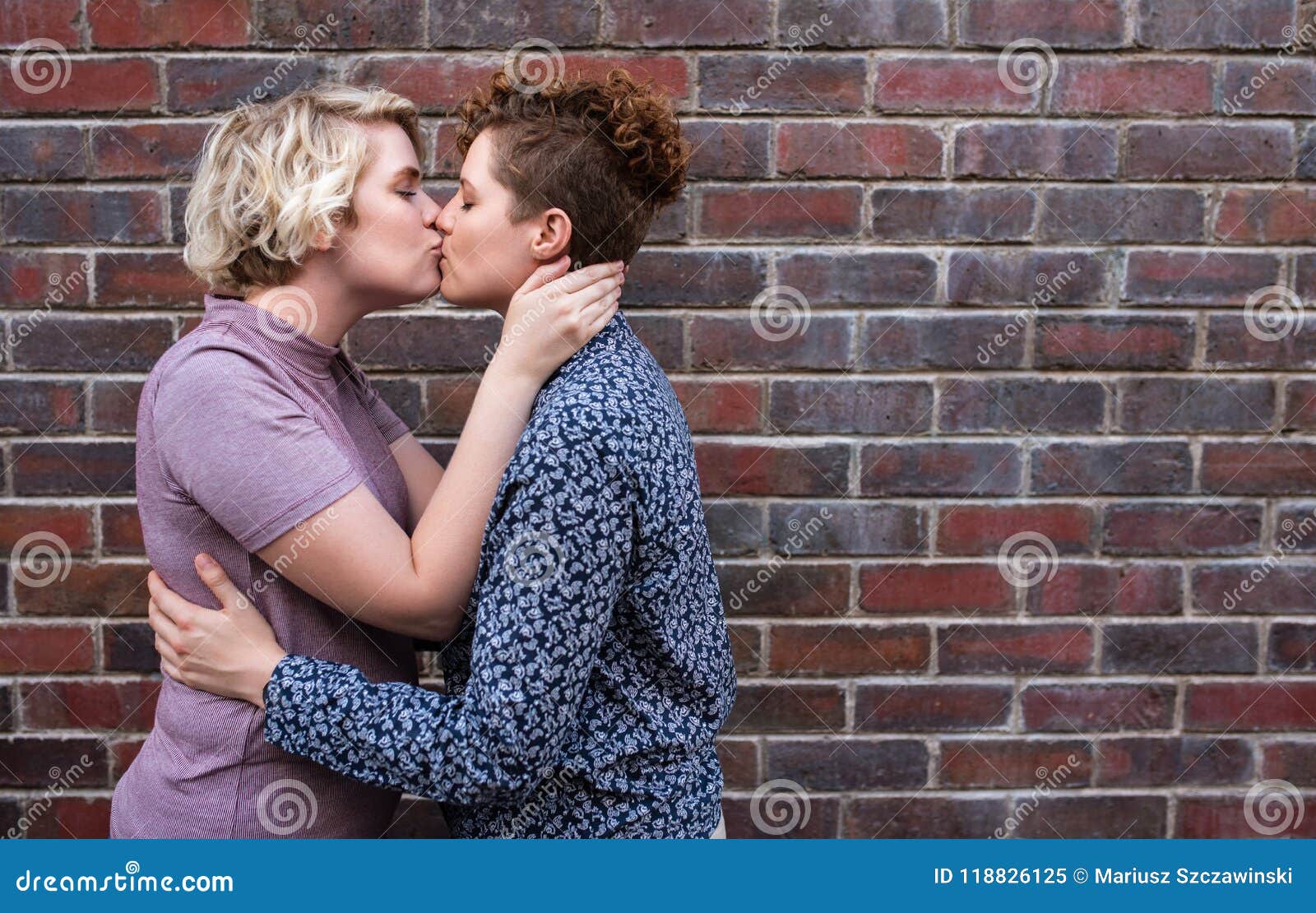 Lesbians Kissing Each Other