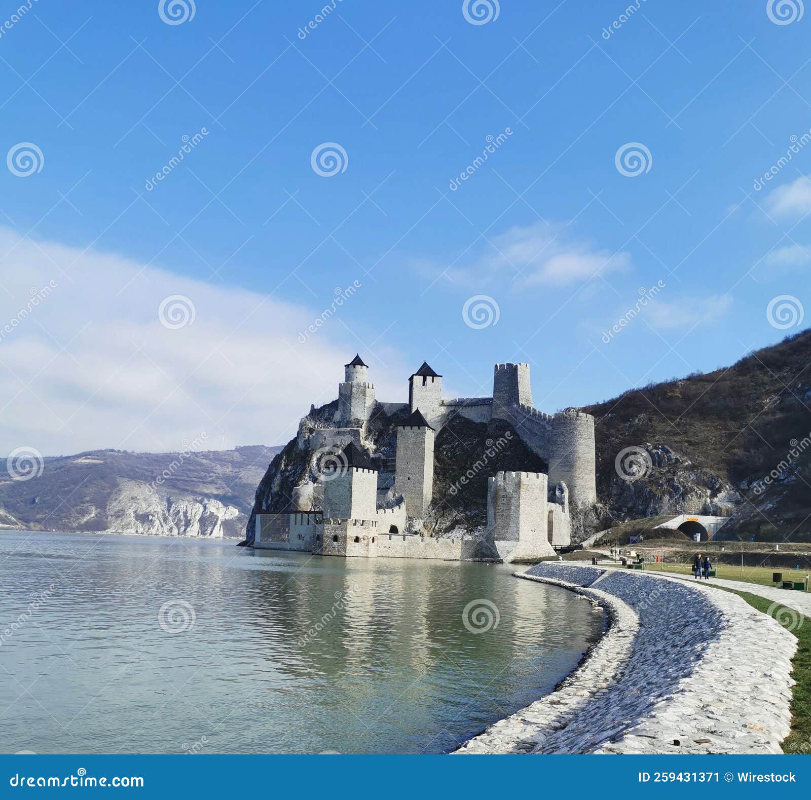 Golubac Fortress - Wikipedia