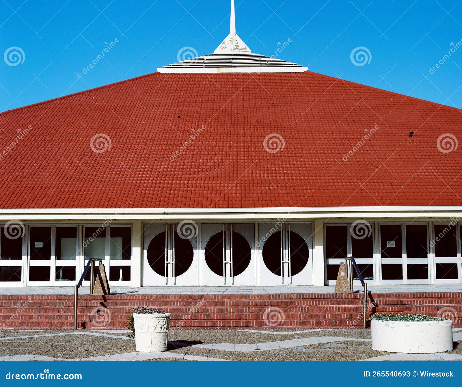 Low-angle View of a Modern Building on a Sunny Day Stock Image - Image ...