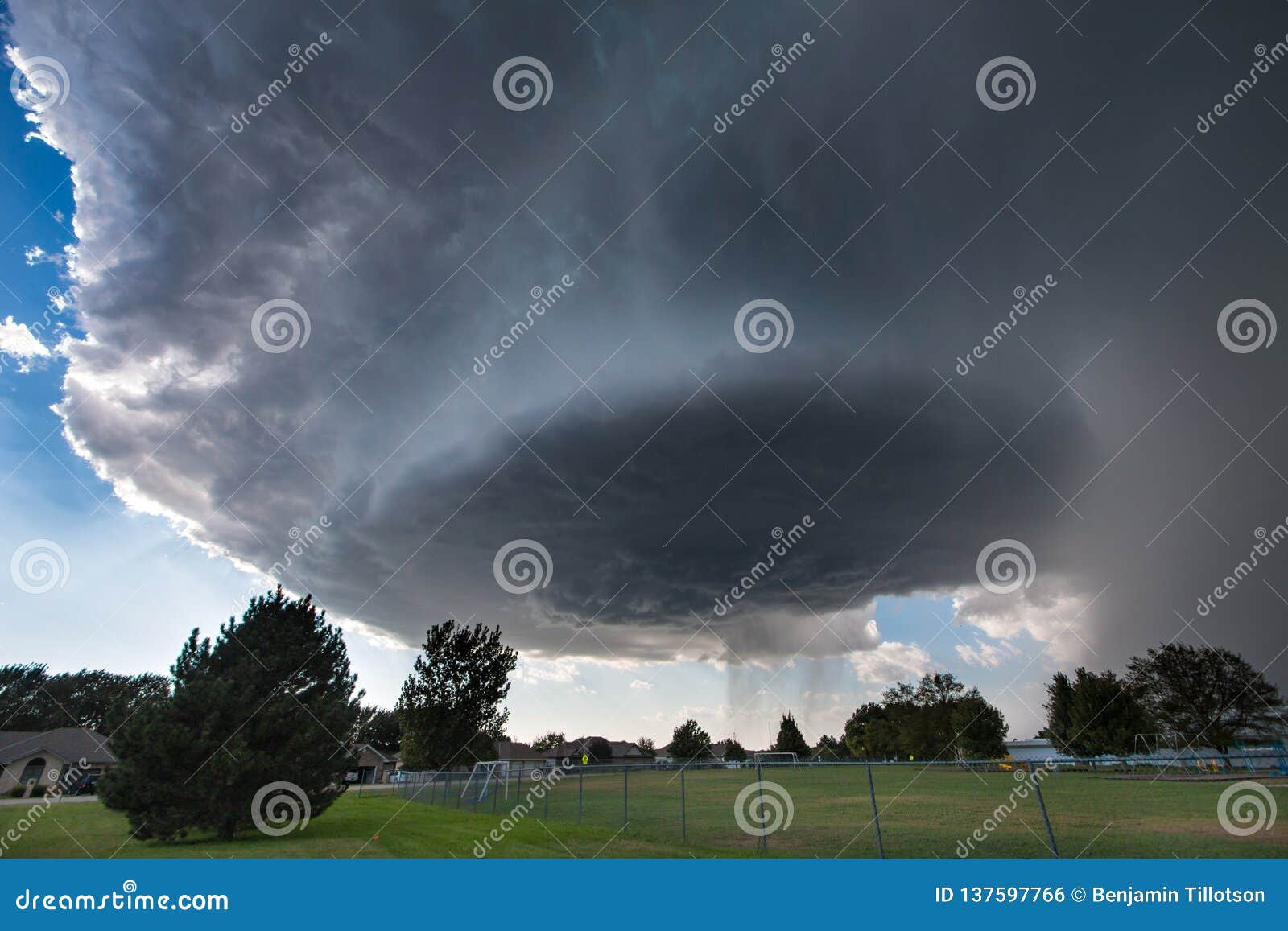 a low precipitation supercell thunderstorm over kearney, nebraska