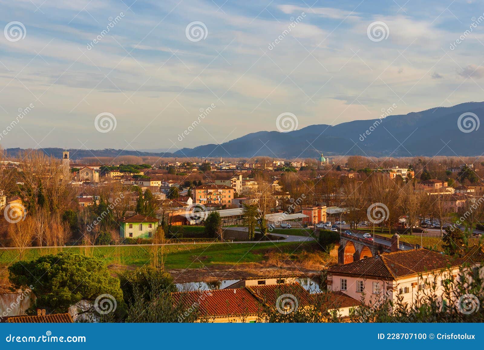 lucca northen suburbs view