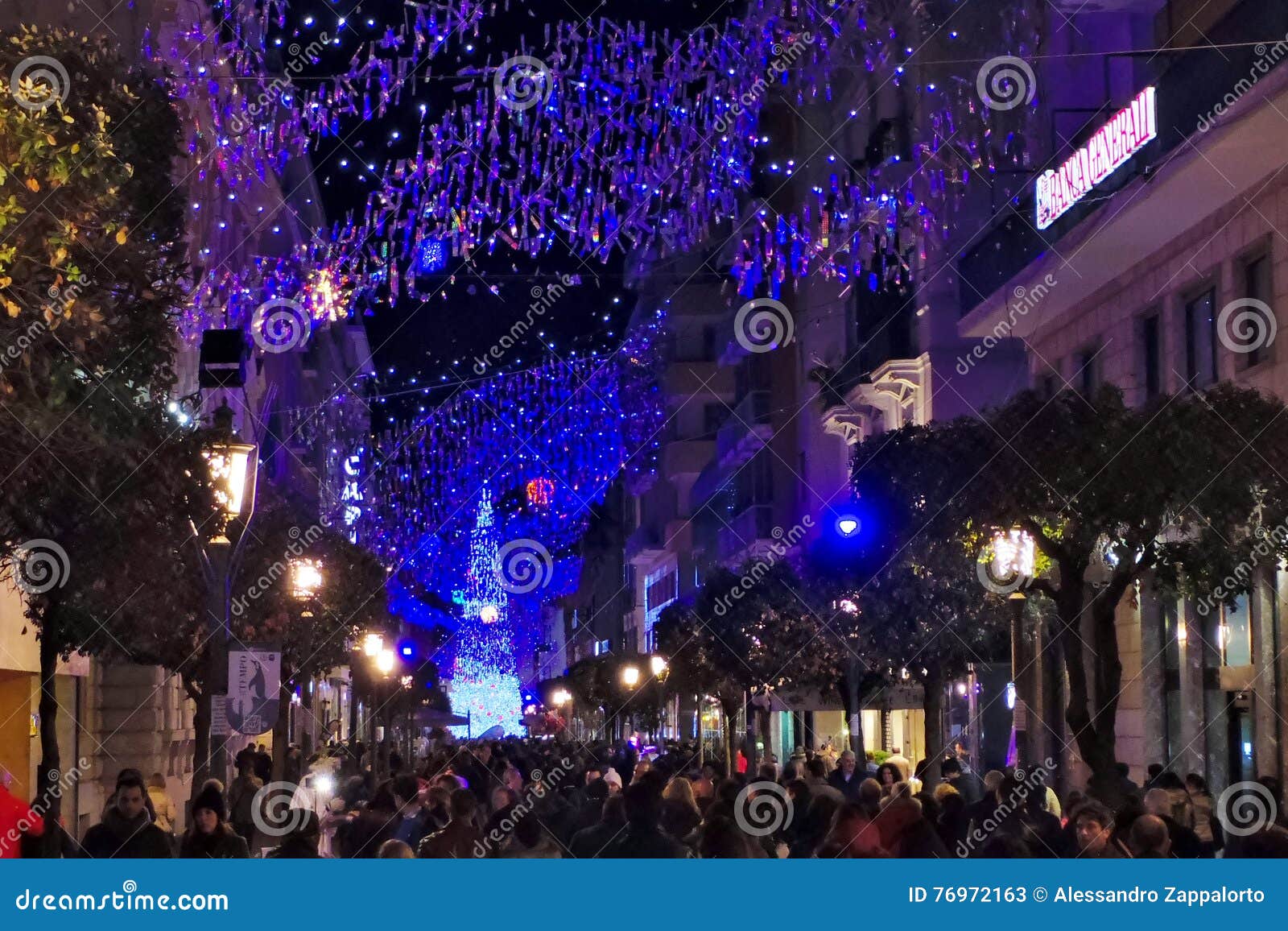 Luci Di Natale Salerno.Luci Di Natale Di Salerno Fotografia Stock Editoriale Immagine Di Luce 76972163