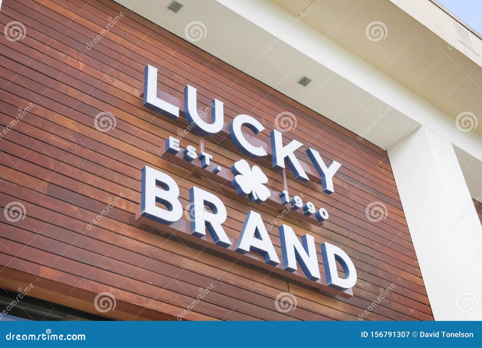 Lucky Brand Retail Store Sign Editorial Photography - Image of