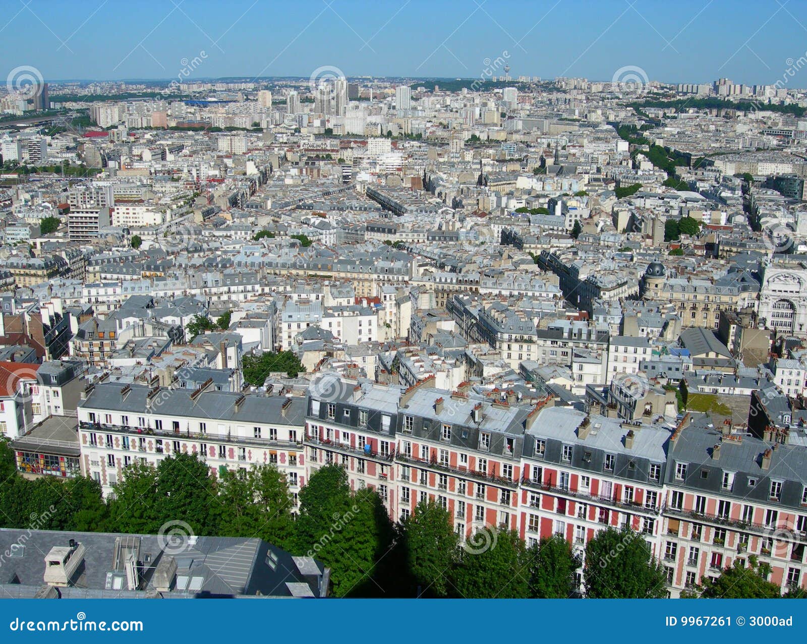 Luftaufnahme von Paris, Frankreich. Luftaufnahme der Hauptstadt vom Basilique von Sacre Coeur, Montmartre, Paris, Frankreich