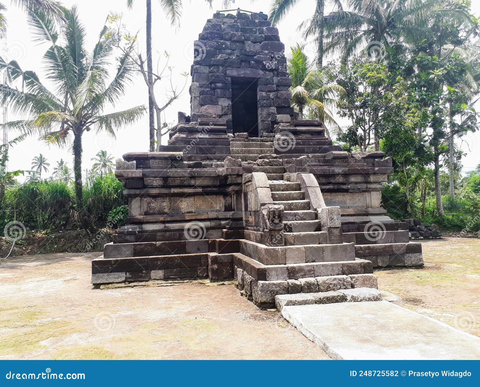 lumbung temple