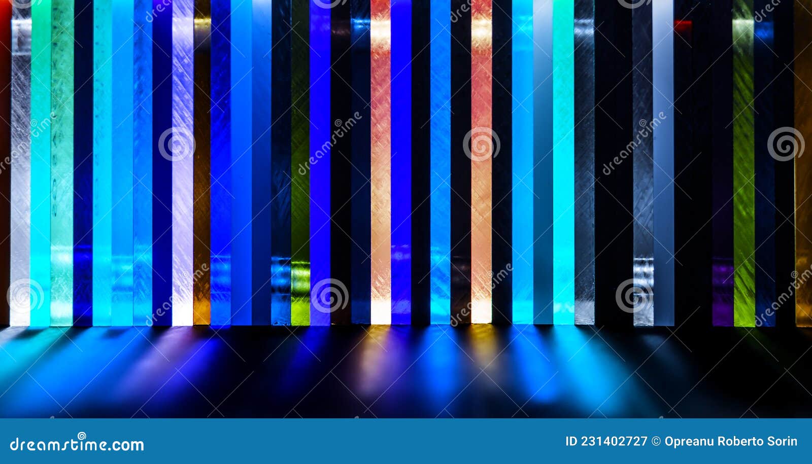 Lumière à Travers La Pile De Différentes Couleurs Coulé Feuille Acrylique  Photo stock - Image du matériau, affichage: 231402730