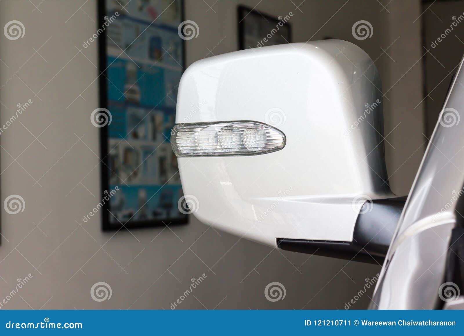 Lumière Du Clignotant LED De Nouvelle Voiture Blonde Image stock